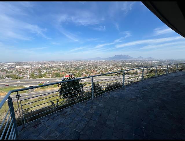 734M² OFFICE TO LET IN PLATTEKLOOF
